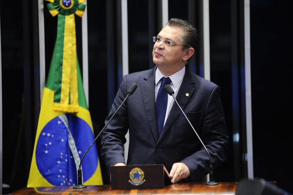Em discurso, à tribuna, deputado Sóstenes Cavalcante (PL-RJ). Foto: Pedro França/Agência Senado