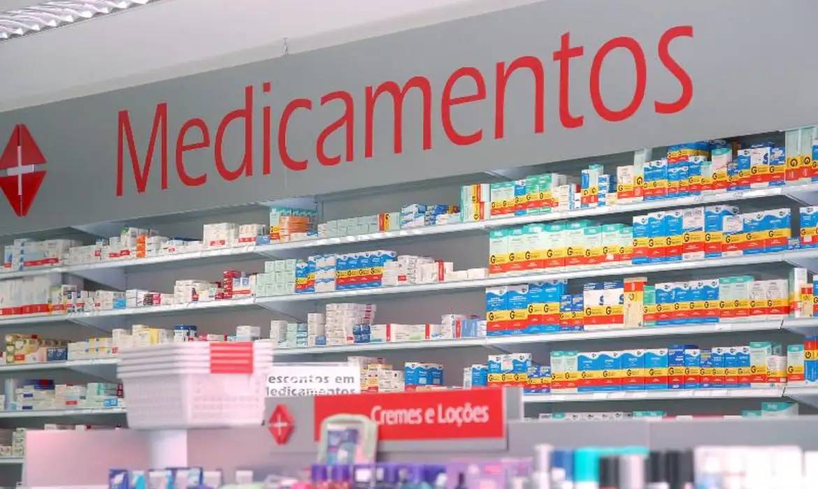Reajuste de preços de medicamentos pela CMED abaixo do esperado impacta setor farmacêutico
