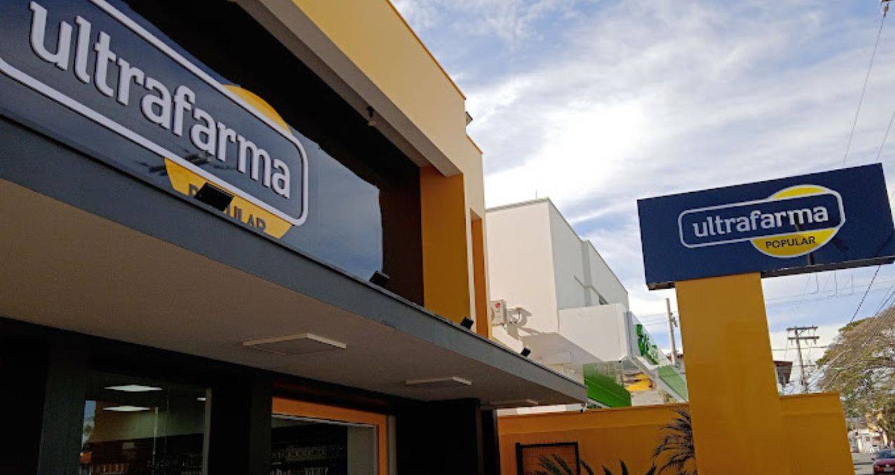 Ultrafarma Rede de farmácias Ultrafarma decide fechar todas as lojas e abrir ...