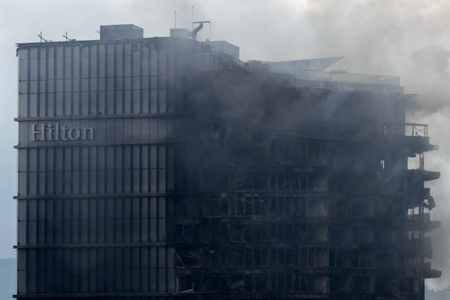 Hotel incendiado em Kathmandu 10/9/2025 REUTERS/Navesh Chitrakar

