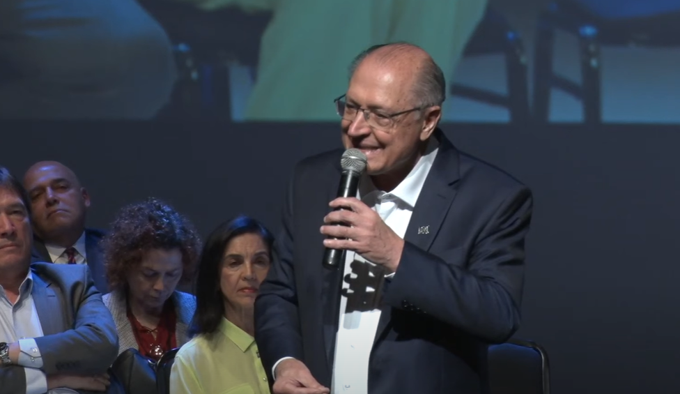 EUA têm pressionado o Brasil por acesso às terras raras, afirma Alckmin