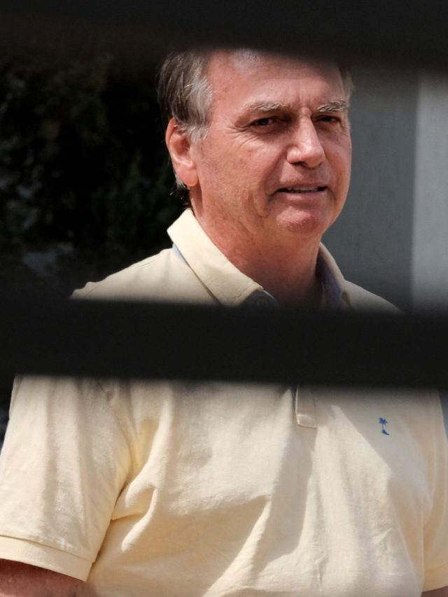 Bolsonaro começa a cumprir pena após fim de processo pelo STF
