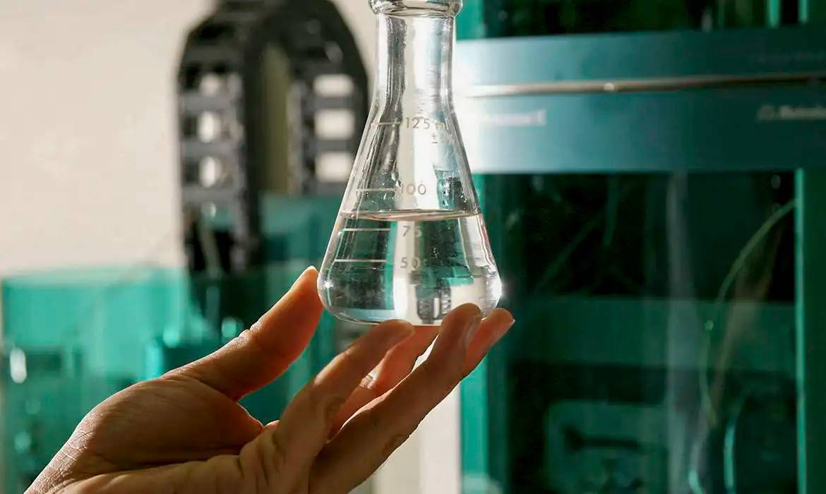 SP amplia estoque de antídoto contra metanol em meio a 59 casos e mortes investigadas SP amplia estoque de antídoto contra metanol em meio a 59 casos e mortes investigadas