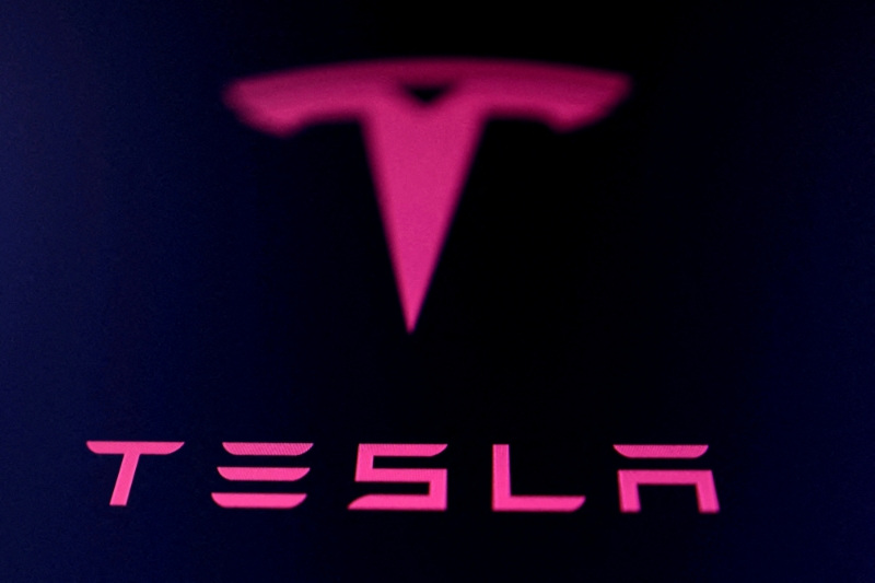 Tesla usa dados inflados para tentar aprovar sistema de direção autônoma na Europa