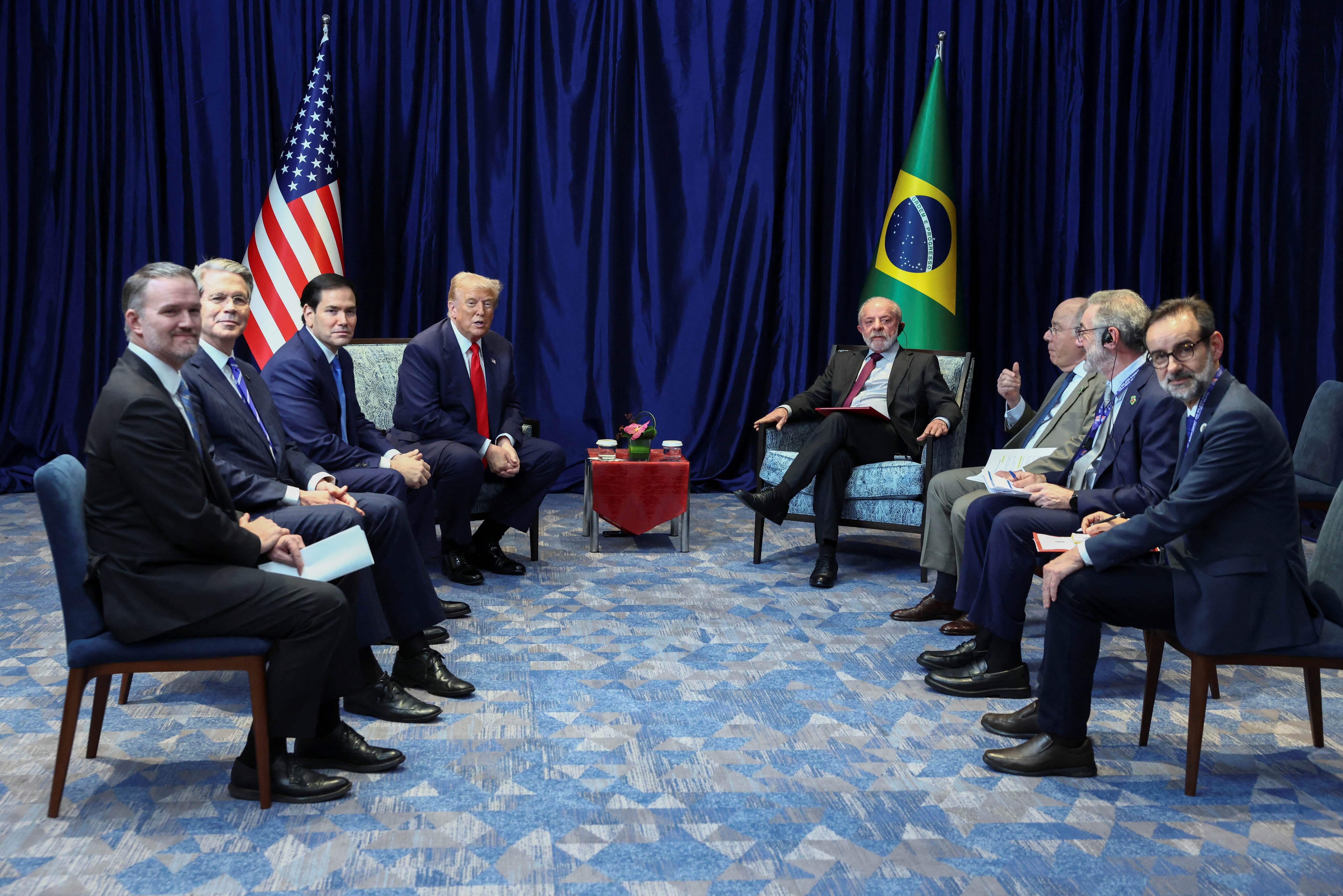 Governo tenta reabrir negociação do tarifaço em reunião com representante dos EUA - QTU Questões do Universo