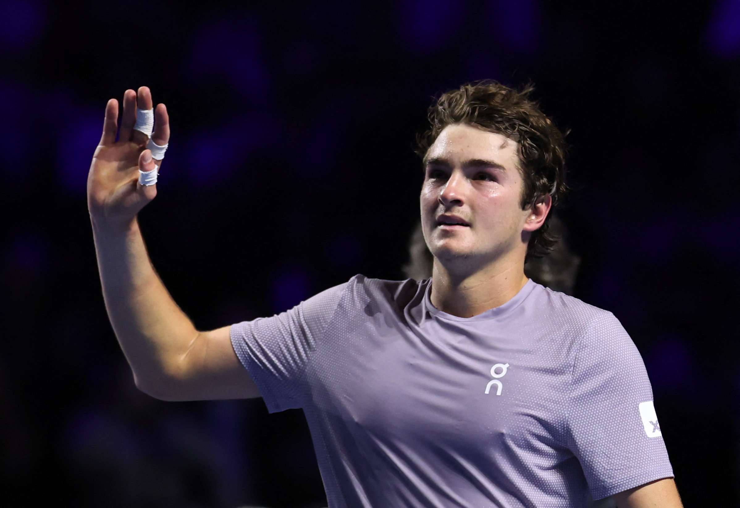 João Fonseca cai diante de Karen Khachanov e dá adeus ao Masters 1000 de Paris