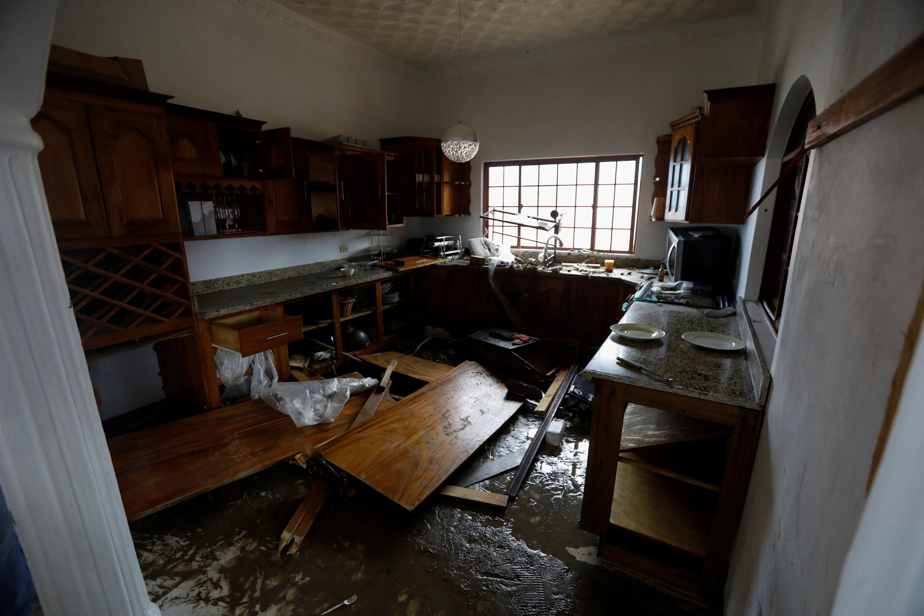 Jamaica registra 19 mortes causadas pelo furacão Melissa, e número total sobe para 44