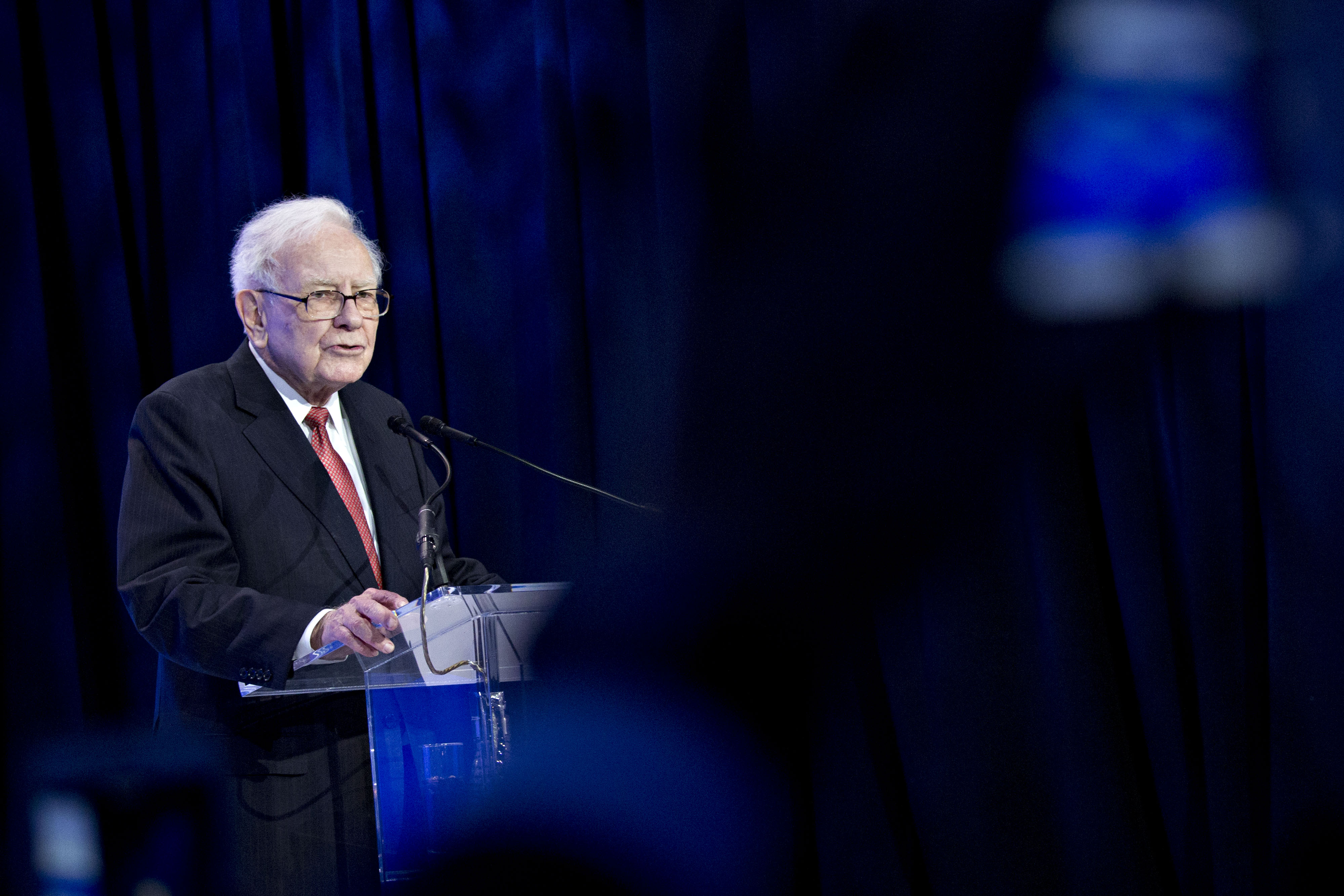 Berkshire inaugura nova fase com primeira assembleia sem Buffett no comando