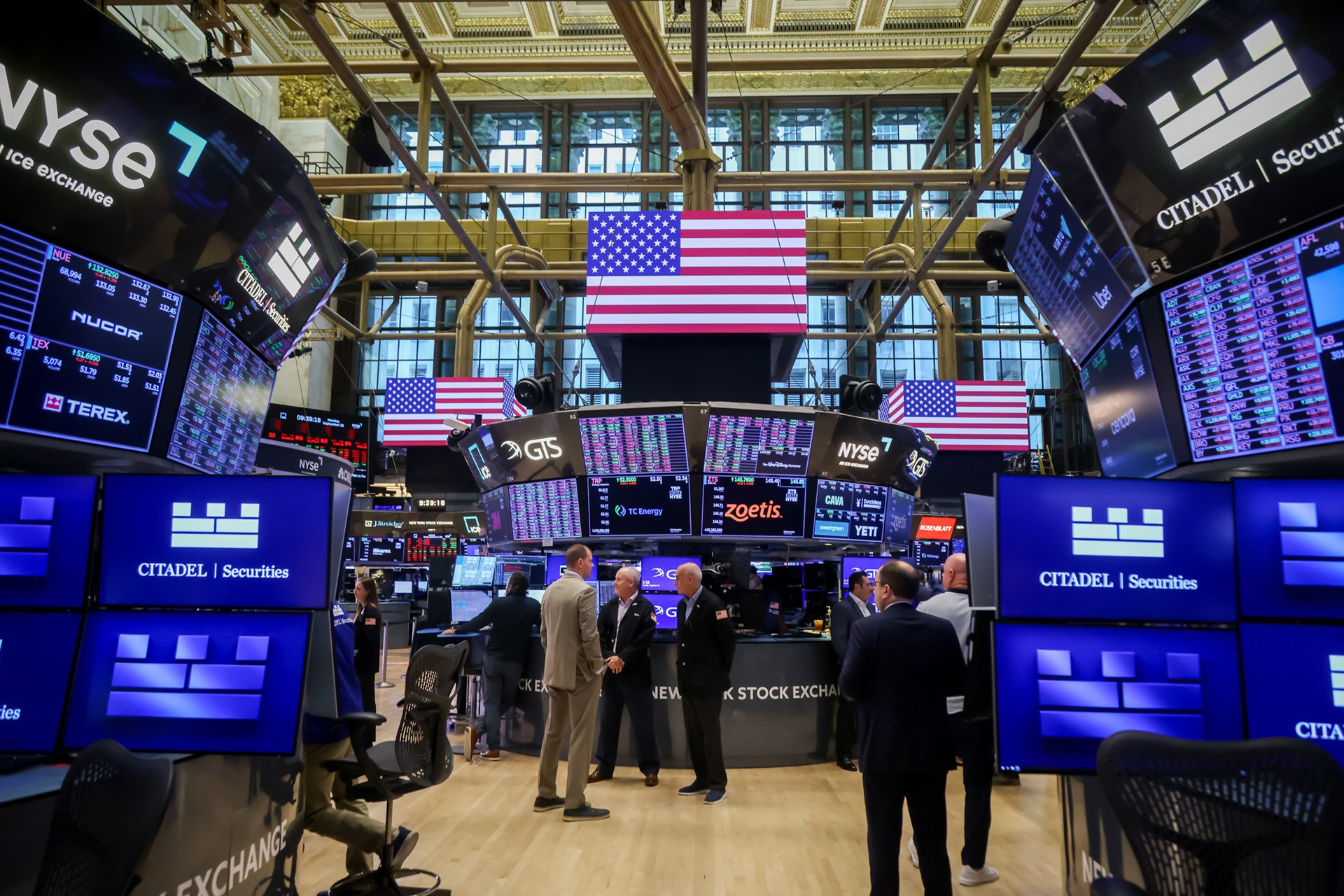 Mercado ignora alertas e leva ações americanas a níveis alarmantes Mercado ignora alertas e leva ações americanas a níveis alarmantes