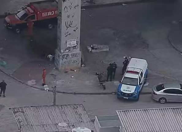 Ataque a tiros contra pessoas em situação de rua deixa 2 mortos e 1 ferido no RJ