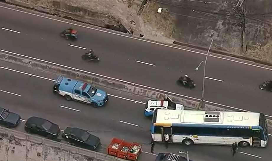 Criminosos bloqueiam vias importantes do Rio em retaliação à megaoperação policial