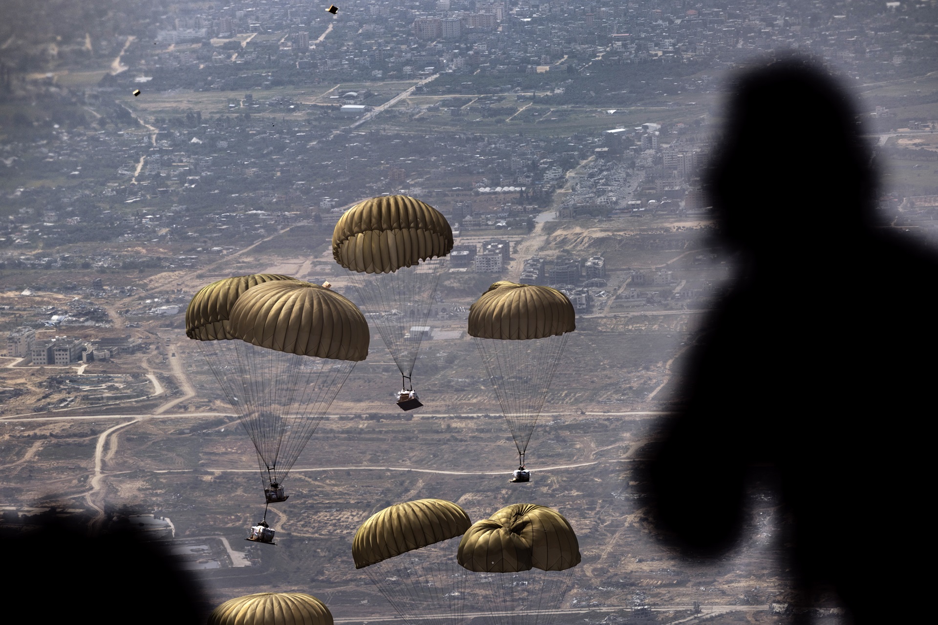 Dois anos de guerra em Gaza: o cotidiano entre a fome e as ruínas