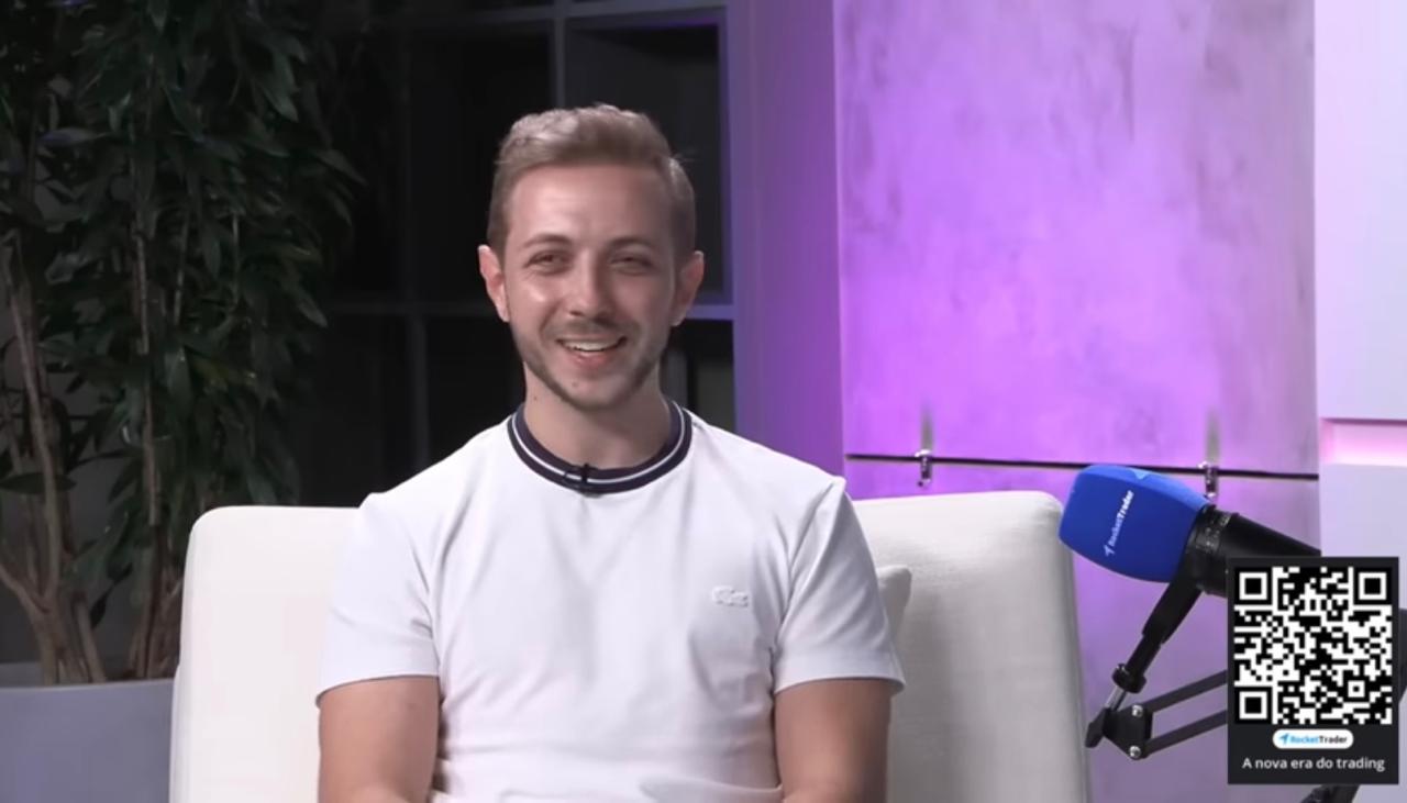 Trader que operou até do trem-bala revela sua rotina móvel e técnica refinada