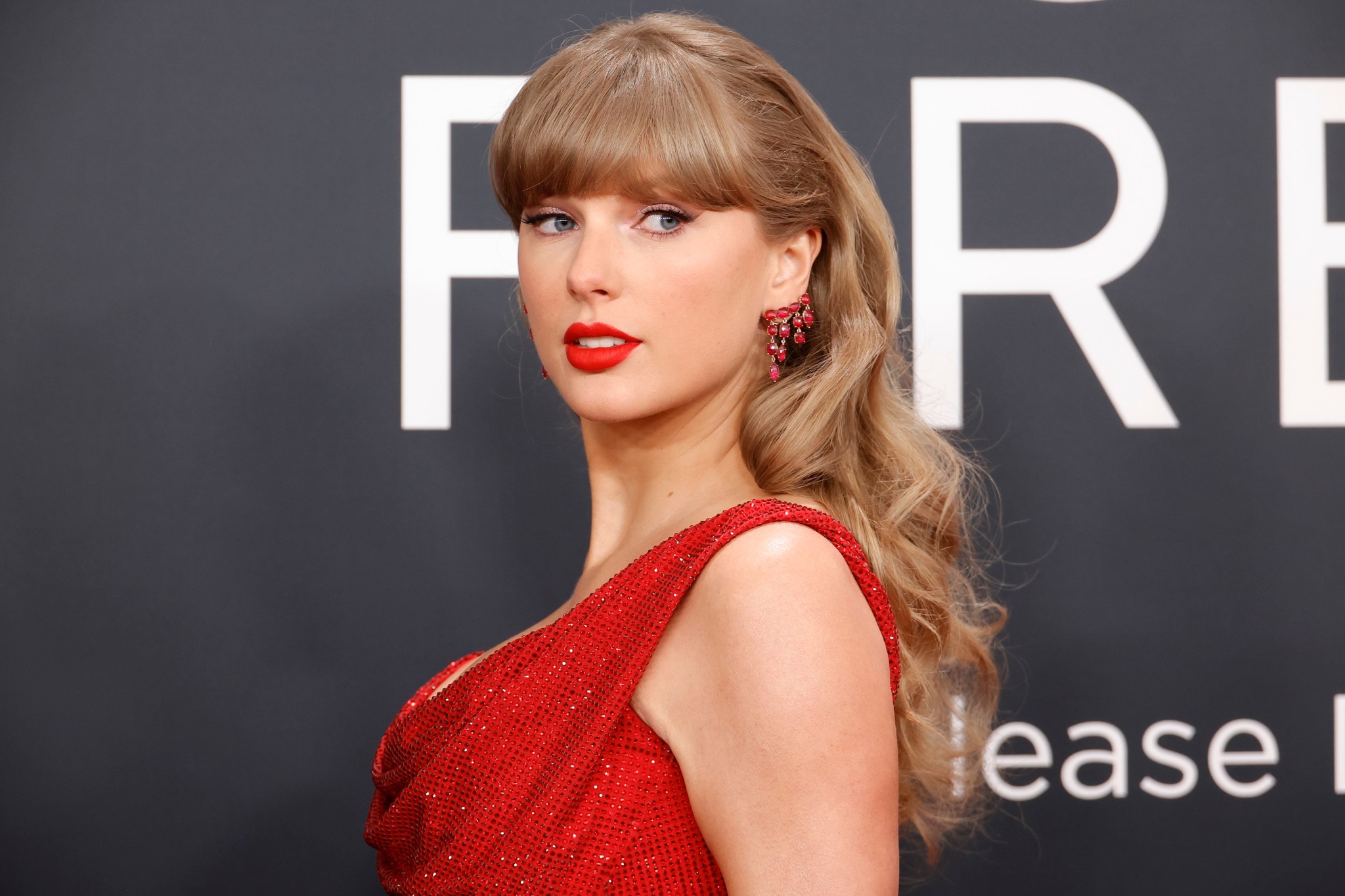 Como Taylor Swift se tornou a cantora mais rica da história, com R$ 11,2 bilhões