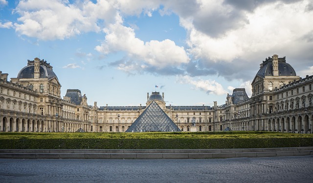 Louvre: quais são as joias roubadas? Conheça as peças e como são organizadas