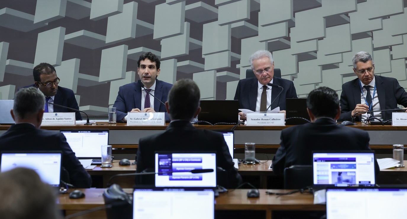 Brasília 25/11/2025 - O presidente do Banco Central (BC), Gabriel Galípolo, participa de audiência pública na Comissão de Assuntos Econômicos (CAE) do Senado. Foto Lula Marques/Agência Brasil