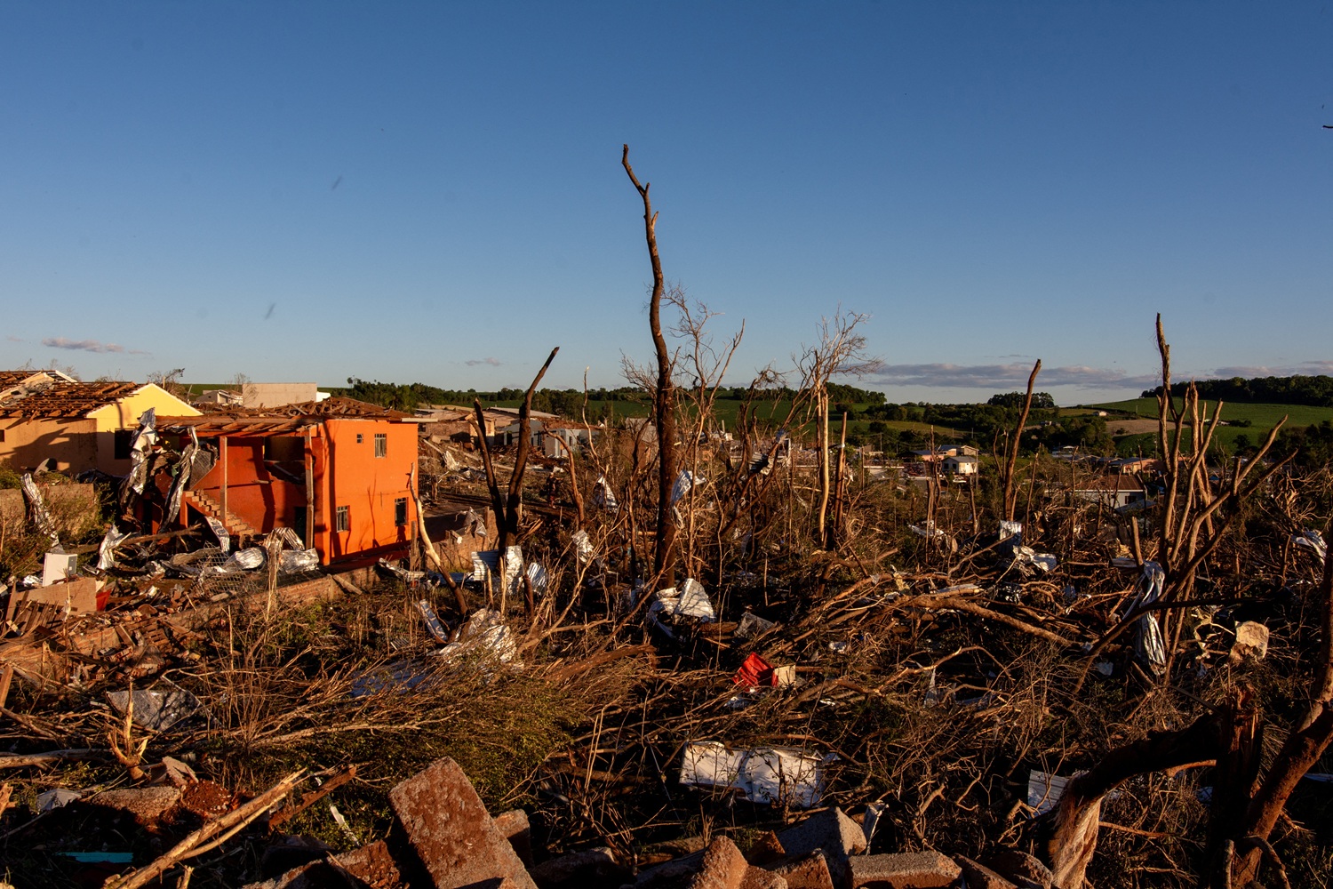 Destruição deixada pelo tornado em Rio Bonito do Iguaçu. Foto: REUTERS/Priscila Ribeiro