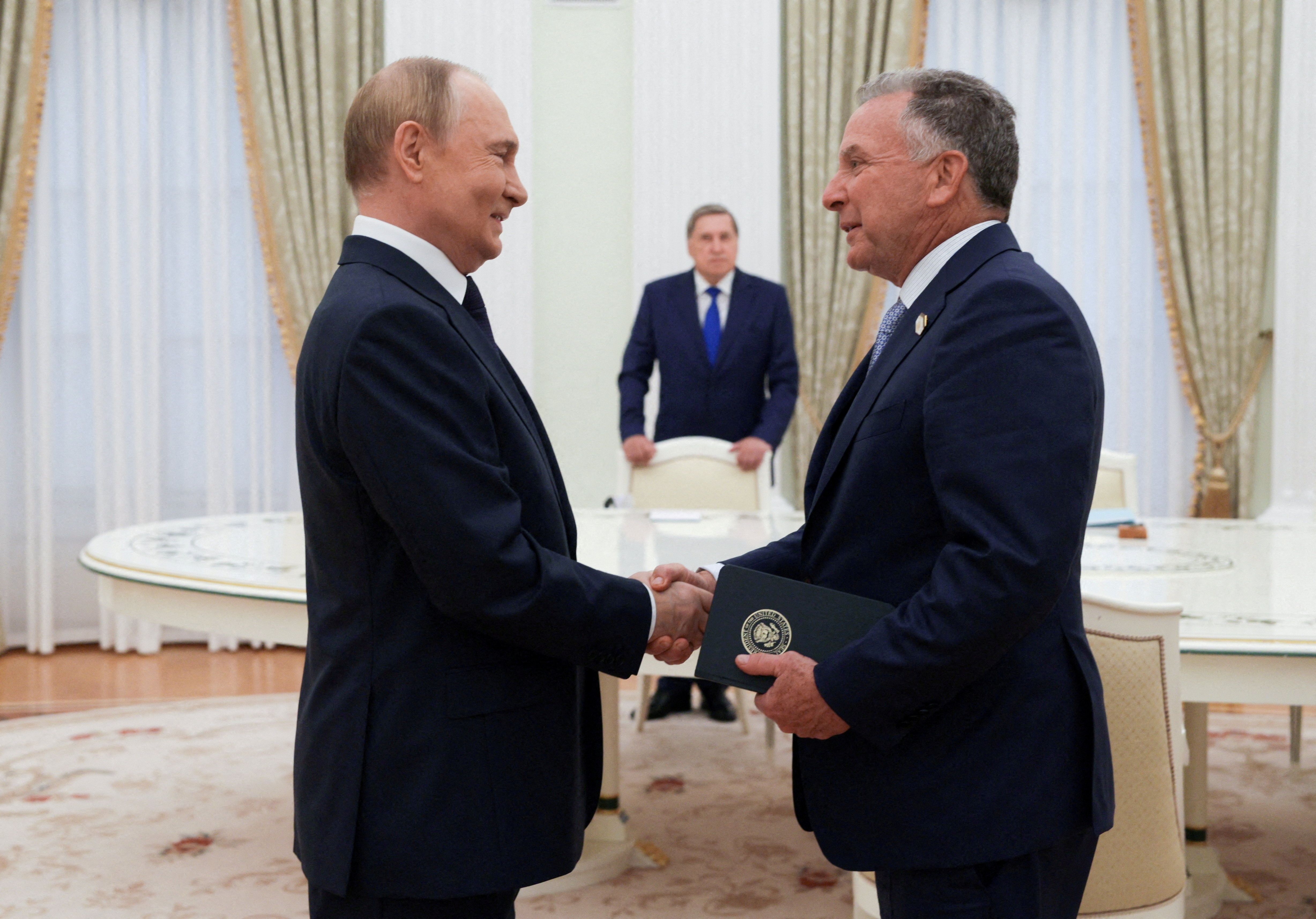 Vladimir Putin e Steve Witkoff em Moscou 6/8/2025 Sputnik/Gavriil Grigorov/Pool via REUTERS