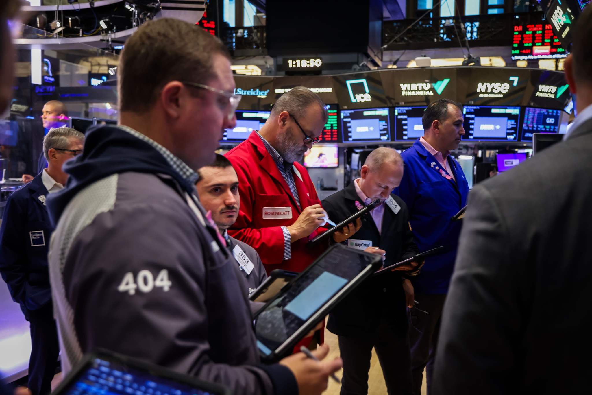 Futuros de ações em NY recuam com guerra na 4ª semana; petróleo sobe 1 443617643