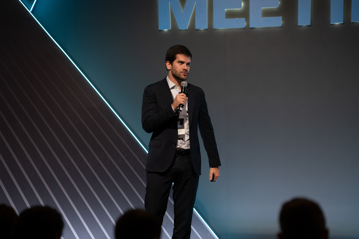 XP Asset acelera em meio à consolidação do mercado com estratégias alternativas