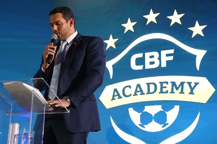 CBF veta 'Vai, Brasa!' em uniforme da seleção e reafirma: 'Somos Brasil'