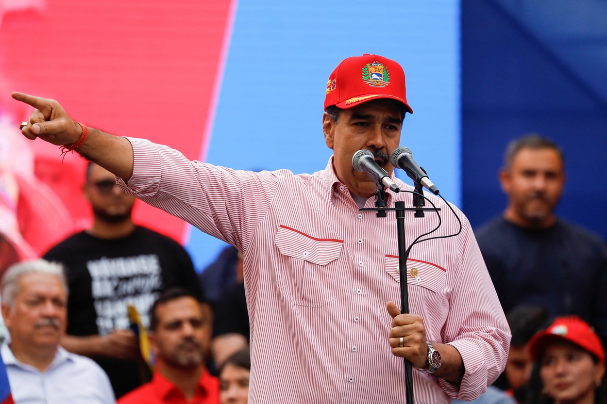 Maduro jura “lealdade absoluta” ao povo venezuelano em meio a tensões com os EUA