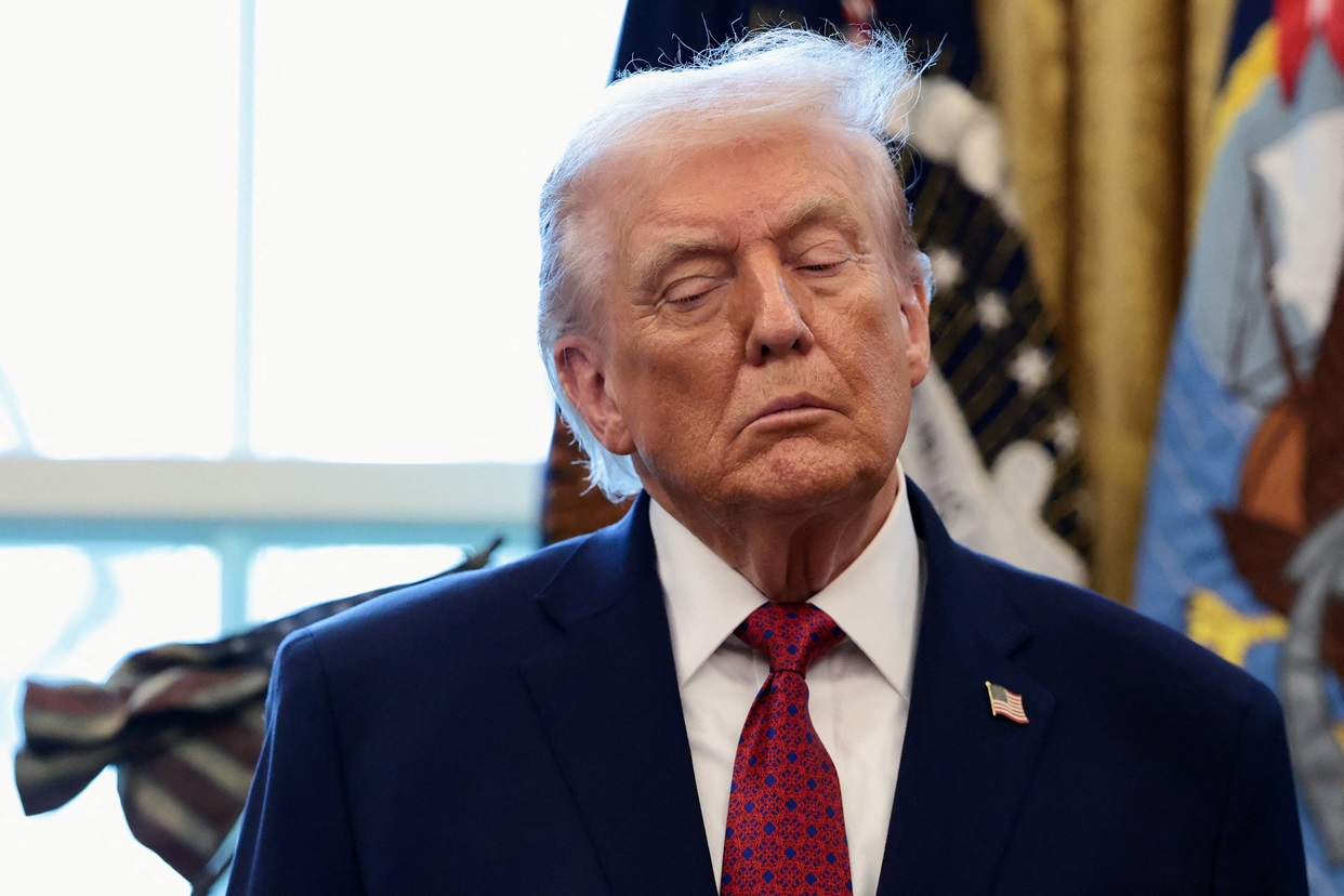 Trump determina bloqueio total de petroleiros sancionados que operam na Venezuela Trump determina bloqueio total de petroleiros sancionados que operam na Venezuela