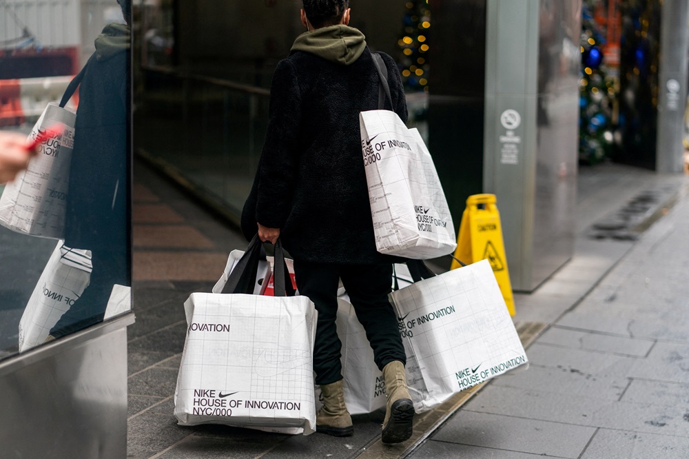 ALLOS (ALOS3): IA deve acirrar concorrência online enquanto shoppings mantêm vantagem