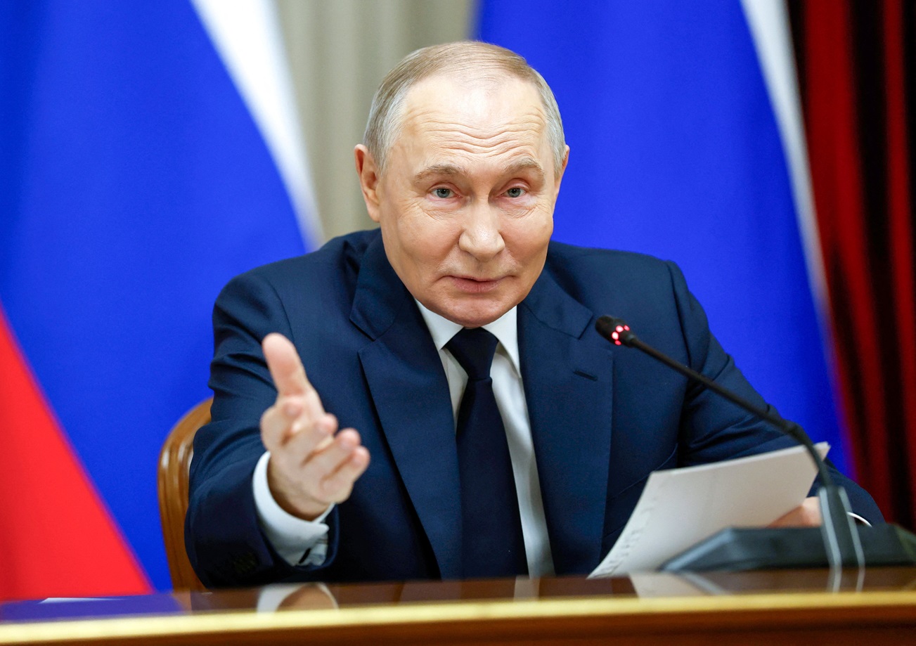 Presidente russo Vladimir Putin realiza reunião com membros do governo sobre os resultados de 2025 do Gabinete de Ministros, em Moscou, Rússia, 24 de dezembro de 2025. Sputnik/Dmitry Astakhov/Pool via REUTERS
