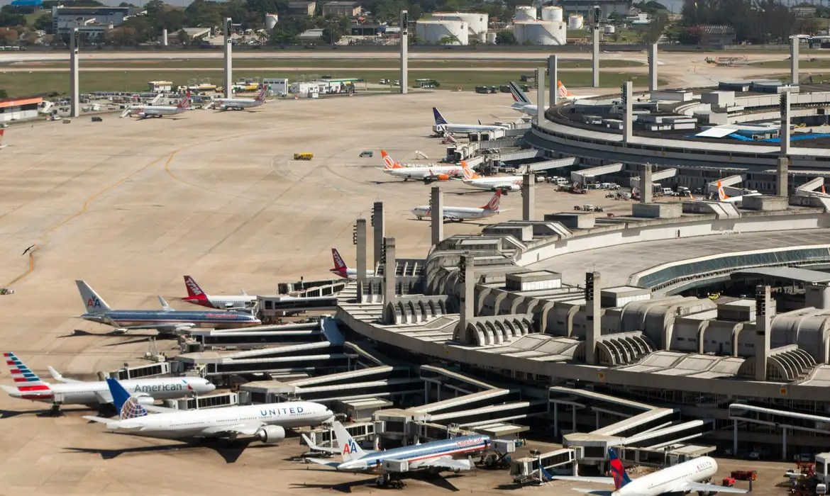 Brasil precisará de quase mil novos aviões para atender demanda até 2045, diz Airbus