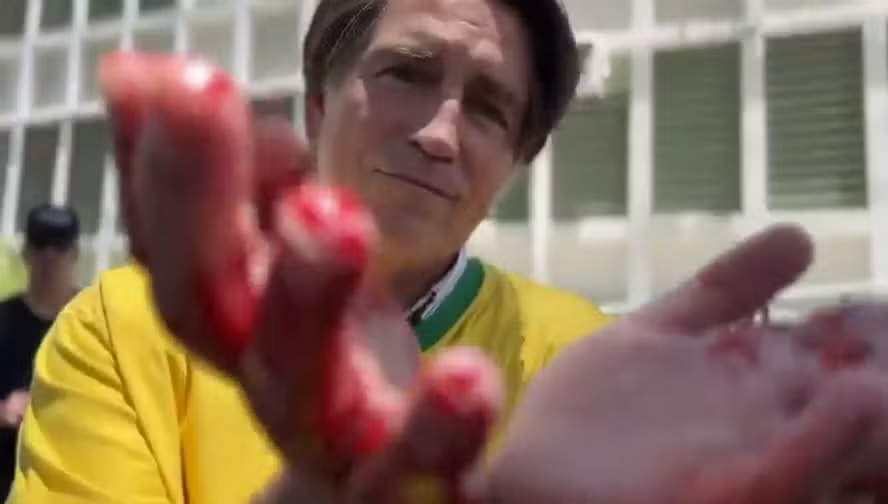 Produtores avaliam antecipar lançamento de filme sobre Bolsonaro