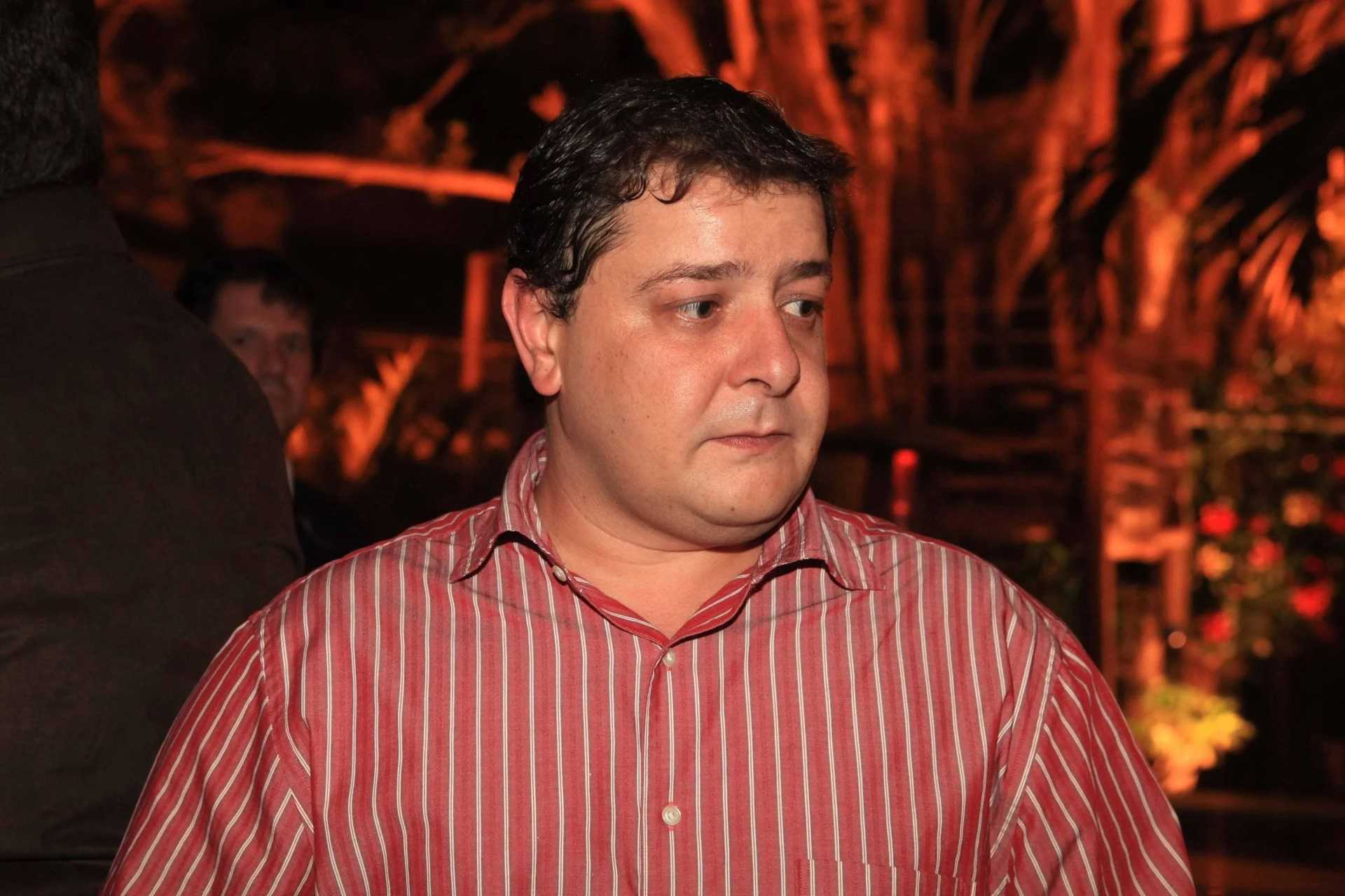 Novo pede ao STF apreensão do passaporte de Lulinha em apuração sobre  fraudes no INSS