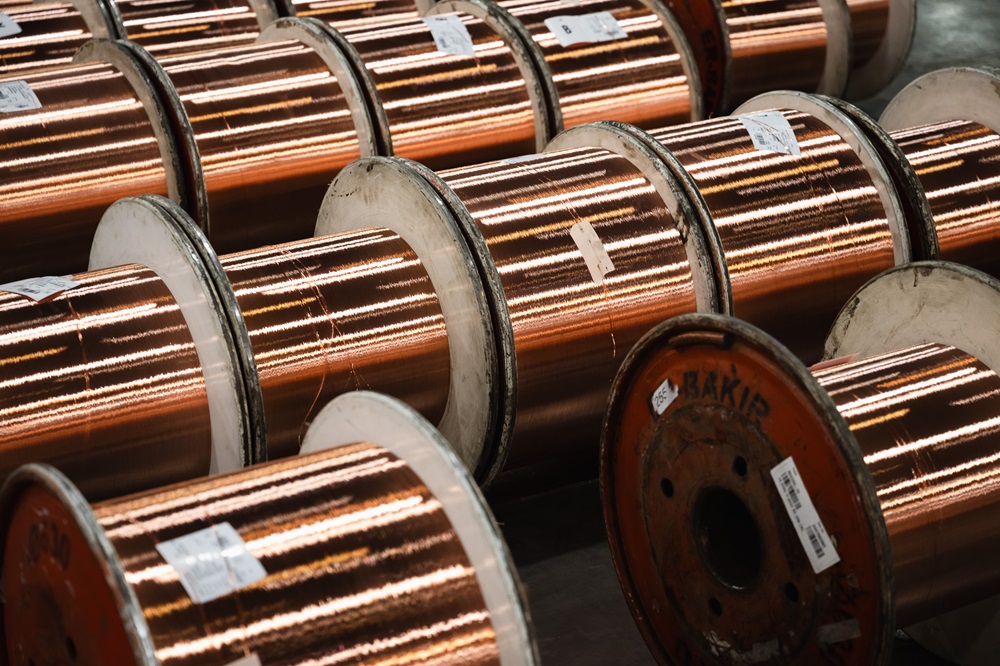 Cobre dispara para máxima histórica enquanto turbulência tarifária pressiona mercado