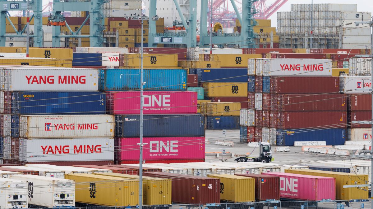 Déficit comercial dos EUA em outubro é o menor desde 2009, com queda nas importações