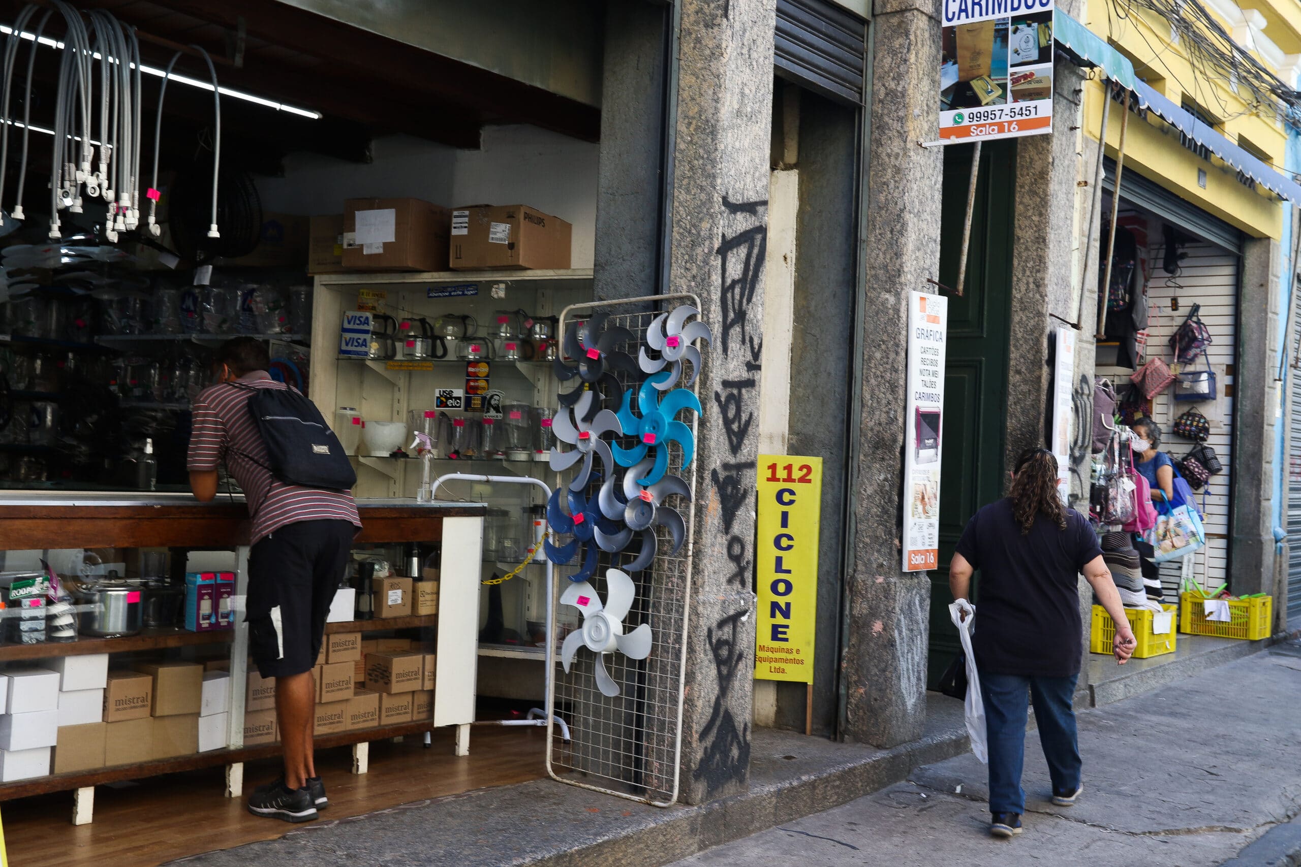 Rio de Janeiro – Comércio na SAARA autorizado a reabrir (Foto: Tânia Rêgo /Agência Brasil)
