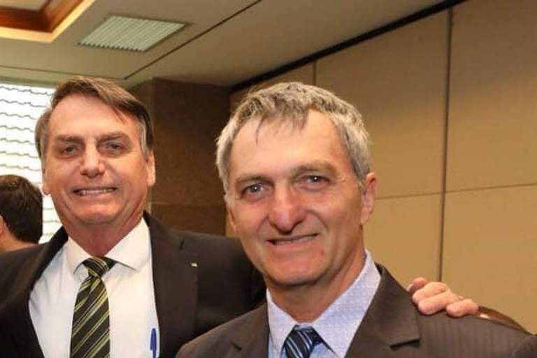 Irmão de Bolsonaro diz a jornal que Flávio ‘não arrasta multidões’