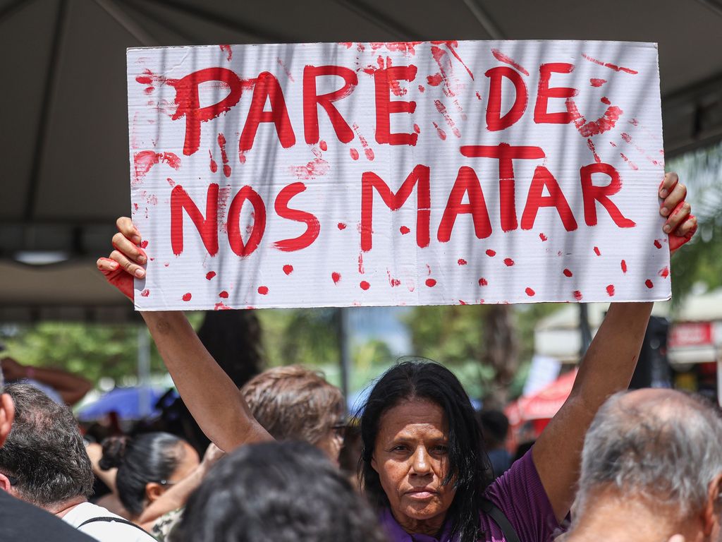 O Levante Mulheres Vivas realiza ato na área central de Brasília para denunciar o feminicídio e todas as formas de violência contra mulheres. Foto: Marcelo Camargo/Agência Brasil