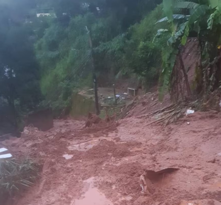 Mortes por chuvas em Minas Gerais chegam a 46; Inmet emite alerta de grande perigo