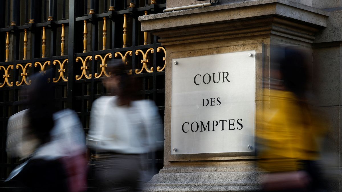 França atinge limite de impostos e precisa cortar gastos, alerta Tribunal de Contas