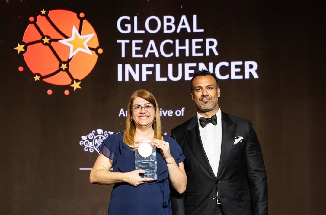 Cerimônia de premiação aconteceu em Dubai. Foto: Reprodução/Instagram Débora Garofalo