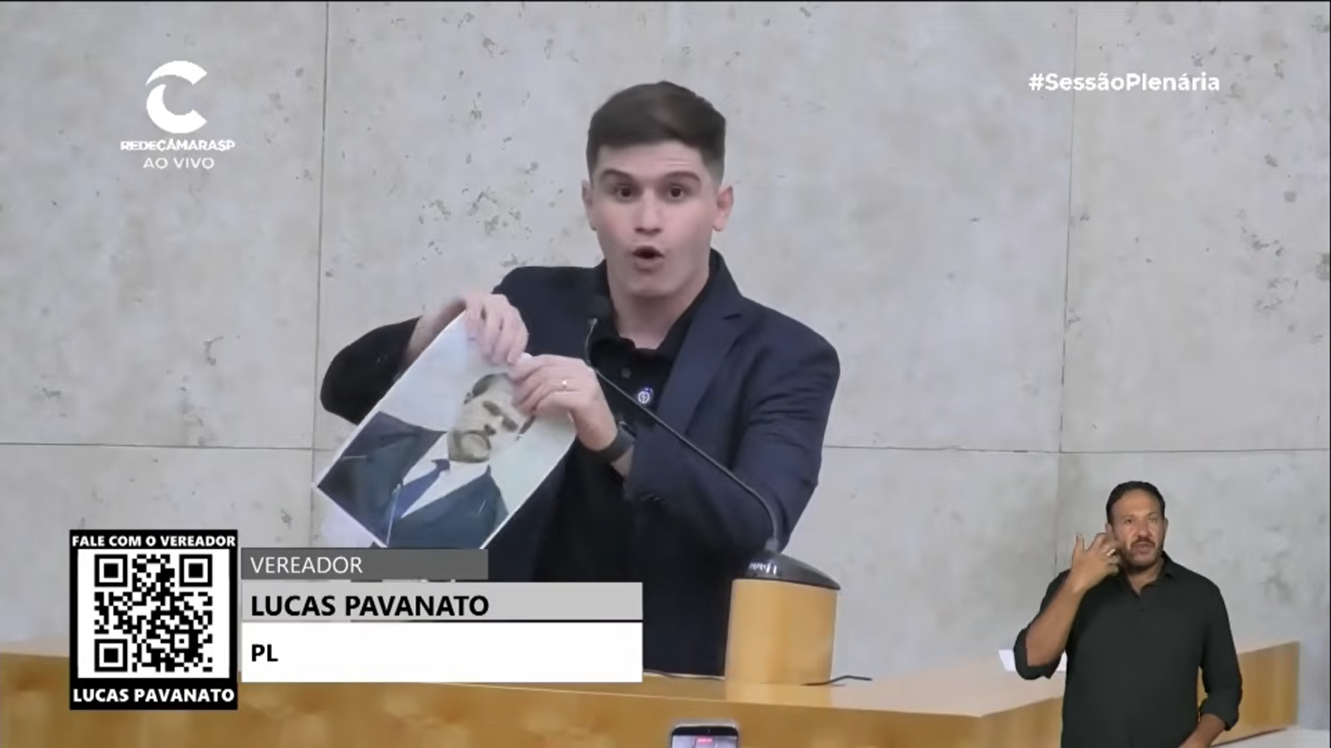 O vereador de São Paulo Lucas Pavanato (PL) rasgou uma foto do ministro Dias Toffoli na Câmara