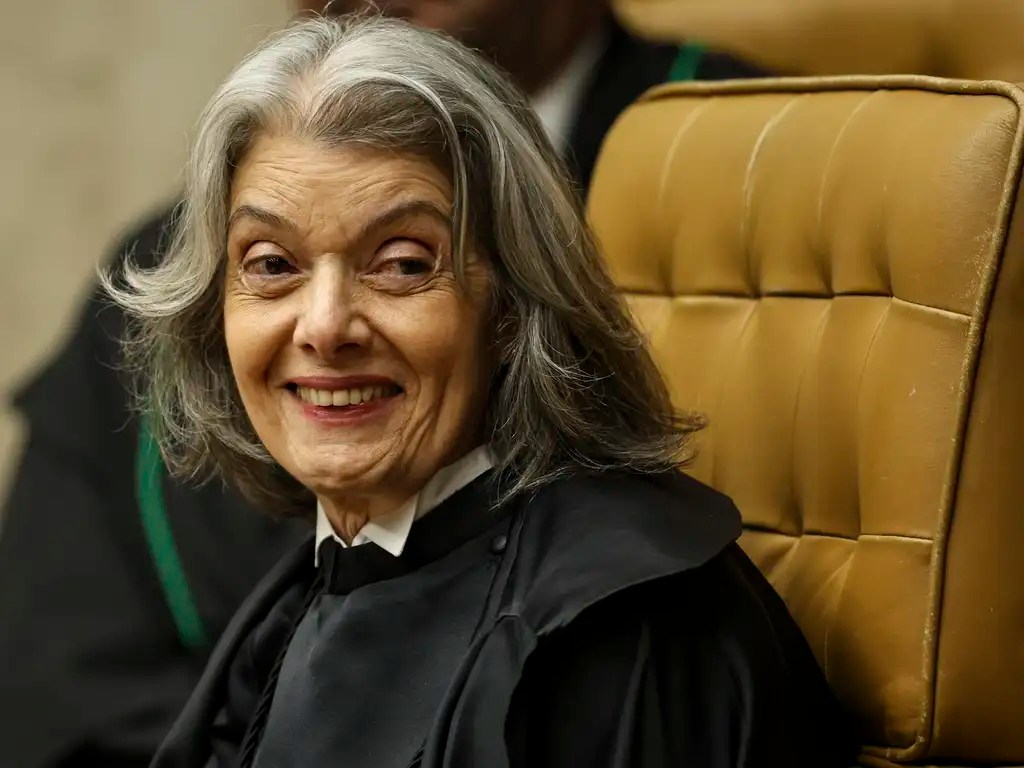 Qual livro Cármen Lúcia levaria em todos os lugares? Ministra responde na Flip 2026