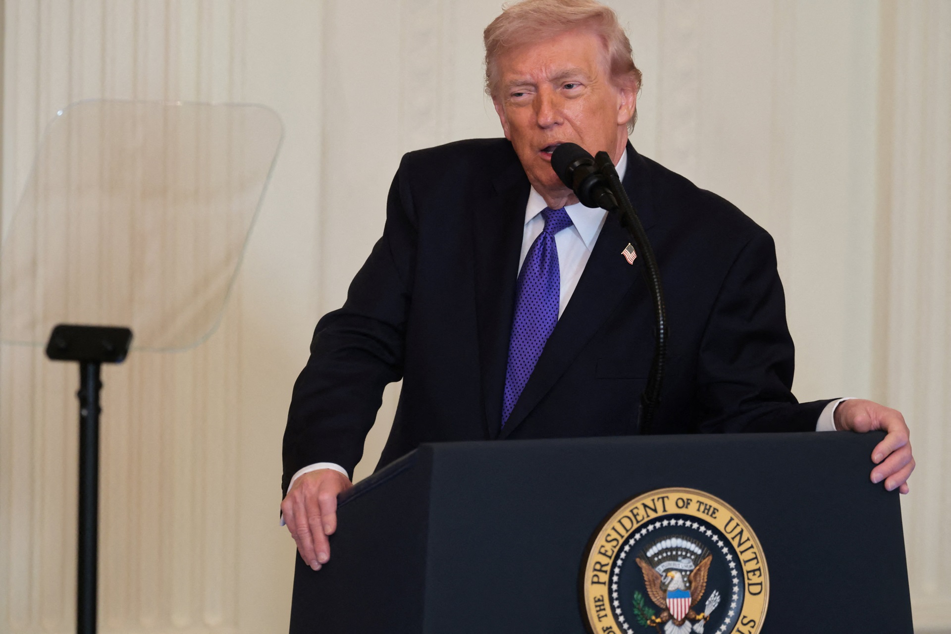 Trump volta a falar em “tomar” Cuba e diz que país pode enfrentar mudança de regime