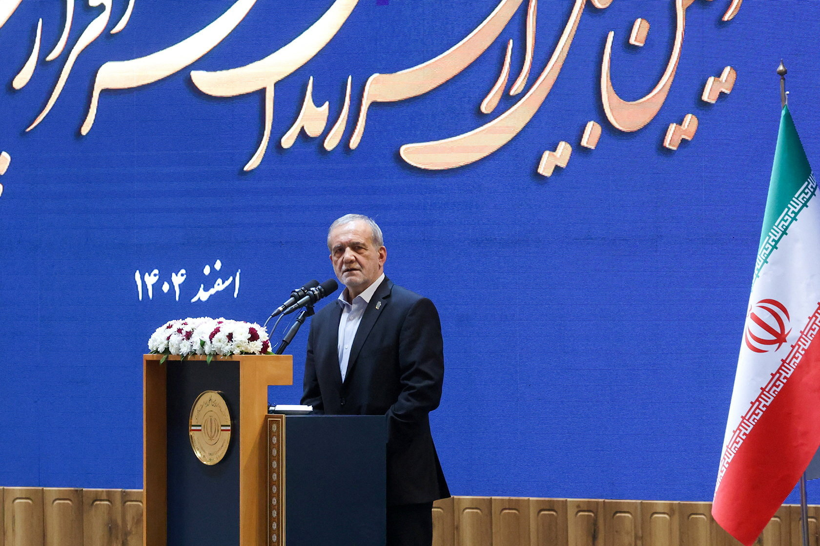 Iranianos apoiarão “até o fim” qualquer decisão que a liderança tomar, diz Pezeshkian