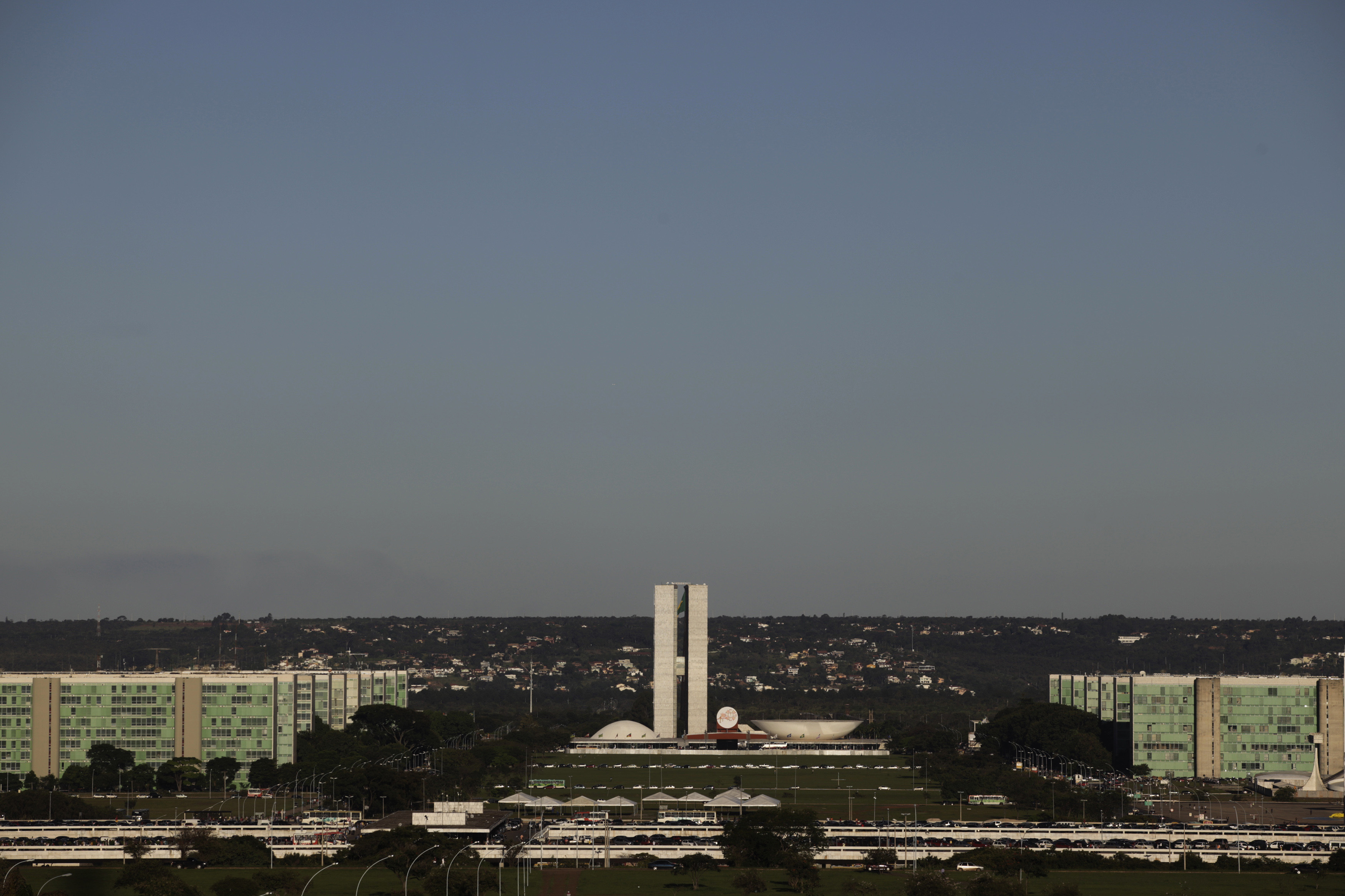 Jornada de 40 horas pode elevar custos de empresas em quase 7%, aponta estudo