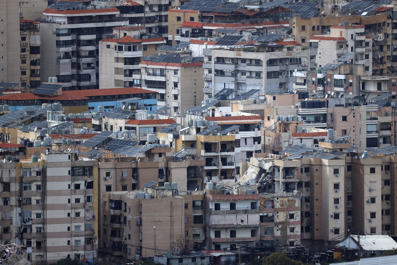 Subúrbio de Beirute destruído por bombardeios de Israel
