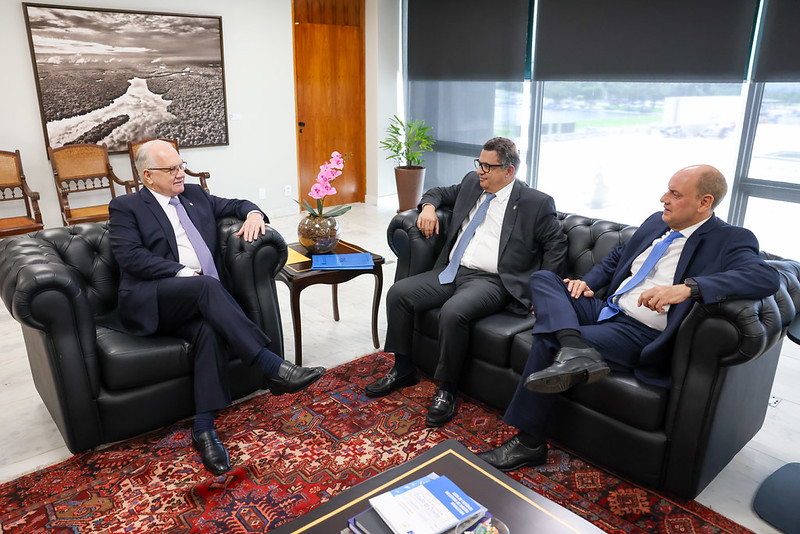 Fachin se reúne com governador em exercício do Rio e debate sucessão no estado