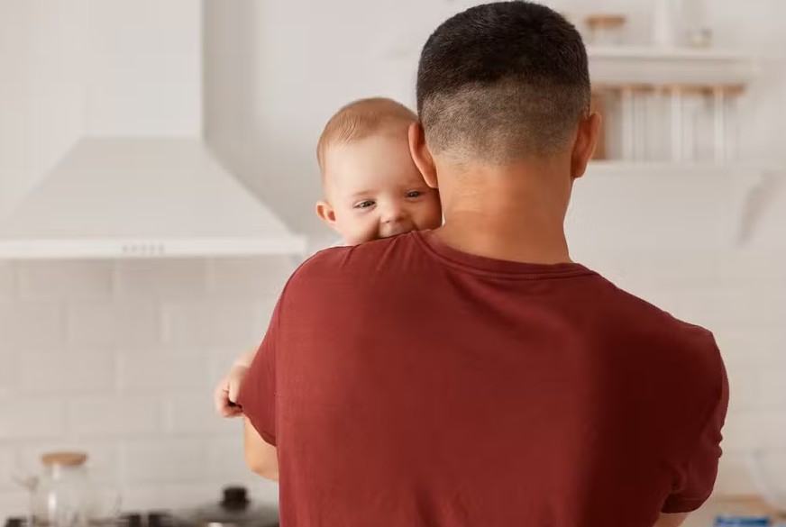Licença-paternidade pelo mundo: veja como outros países concedem o benefício