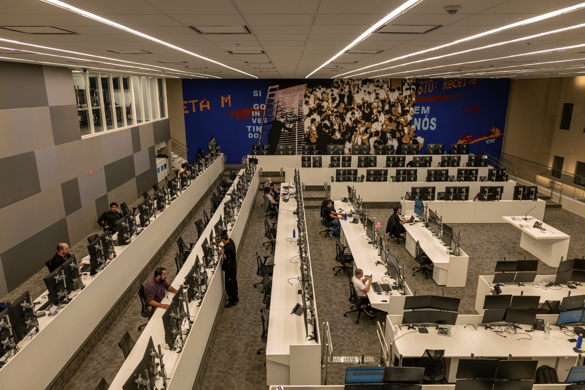 Brasil contraria onda negativa em emergentes e atrai R$ 4,5 bi para fundos de ações