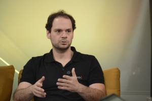 Tiago Reis, fundador da Suno, no Liga de FIIs. foto: Reprodução.